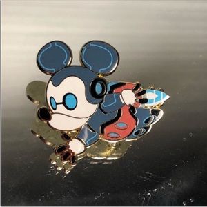 DISNEY PINS: Robot Mickey Mouse